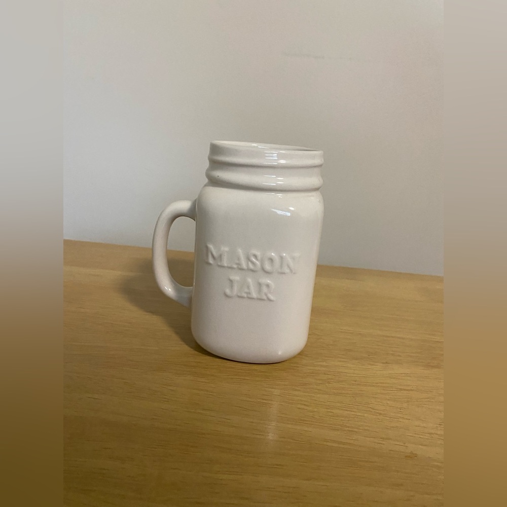 Decorative mug